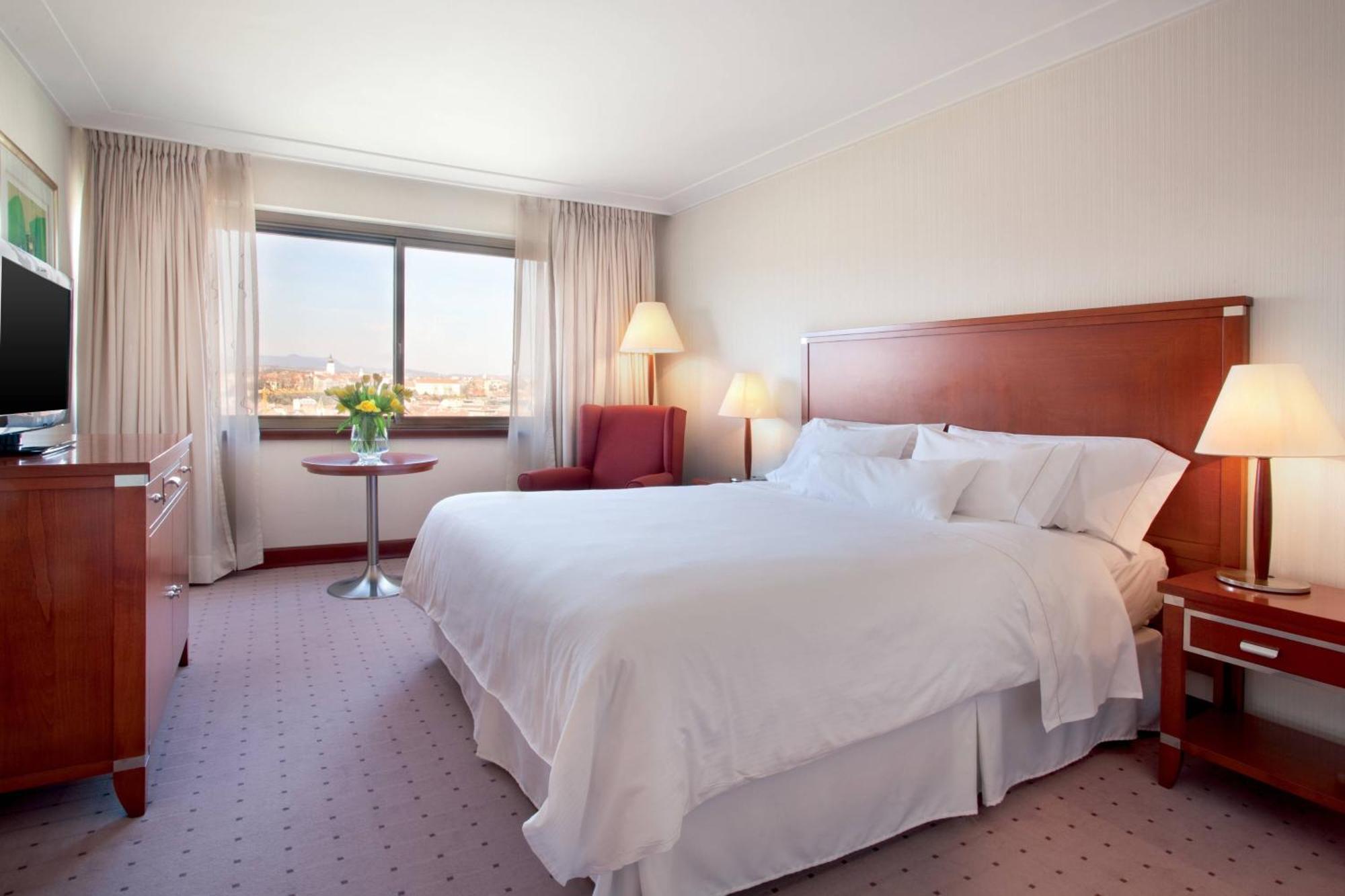 Suite Deluxe 1 Chambre plus Spacieuse - Vue sur Ville